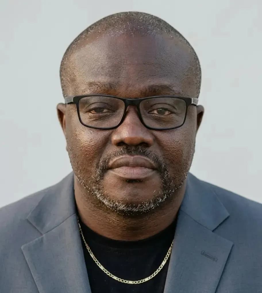 Portrait de Dr Charles P. MAKOUTODE, Chef de département